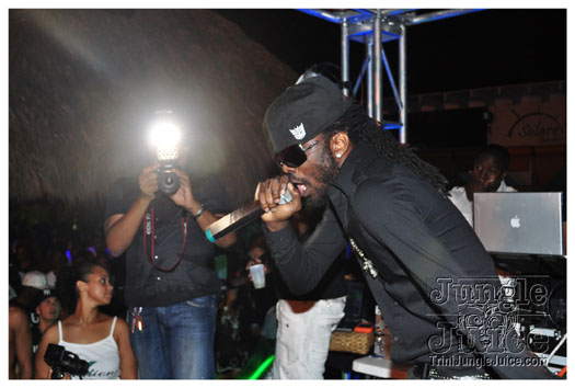 black_n_white_2010_oct8-072