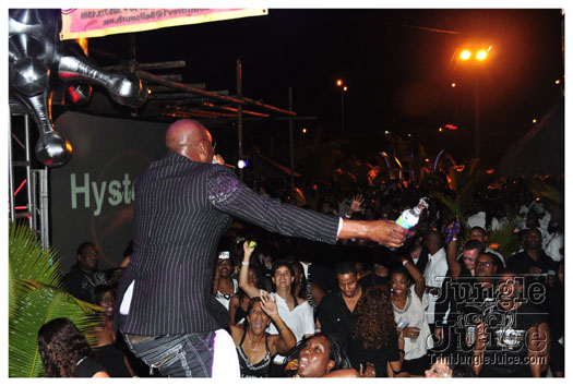 black_n_white_2010_oct8-083