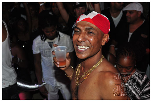 black_n_white_2010_oct8-088