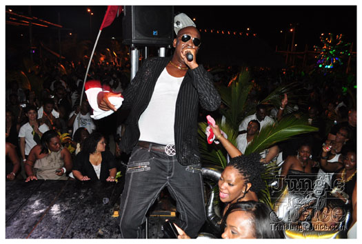 black_n_white_2010_oct8-089