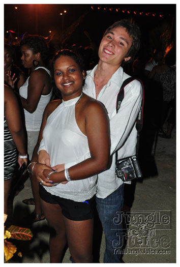 black_n_white_2010_oct8-097