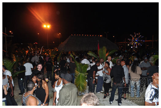 black_n_white_2010_oct8-098