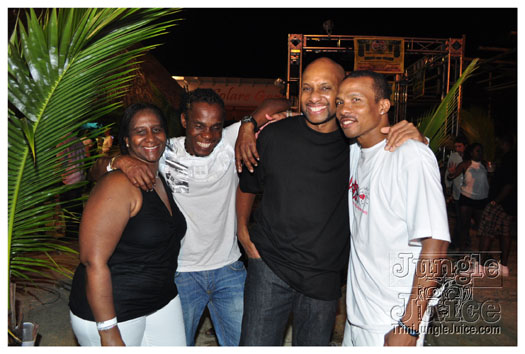 black_n_white_2010_oct8-109