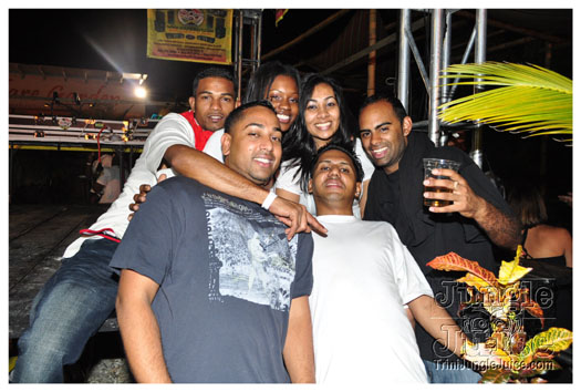 black_n_white_2010_oct8-112