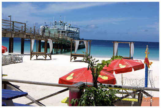 booze_cruise_2010_pt1-001