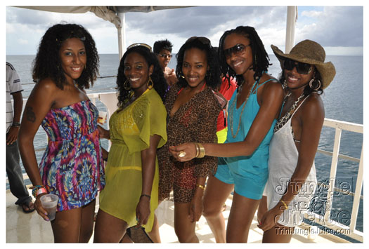 booze_cruise_2010_pt2-043