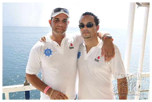 booze_cruise_2010_pt2-044