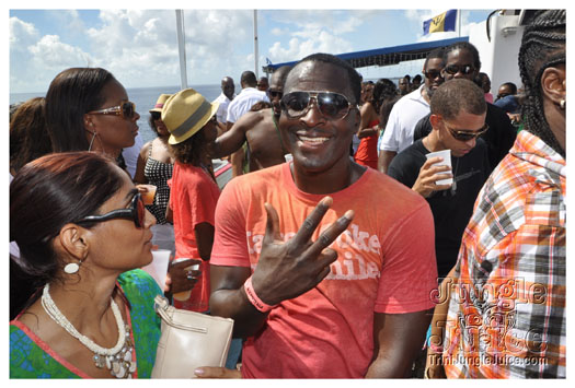 booze_cruise_2010_pt2-055