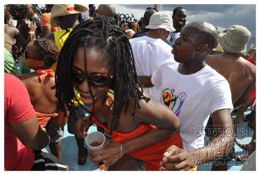 booze_cruise_2010_pt2-066