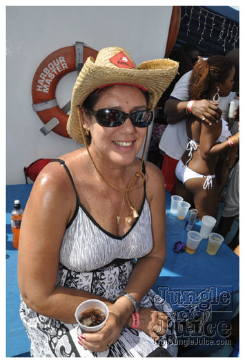 booze_cruise_2010_pt2-071