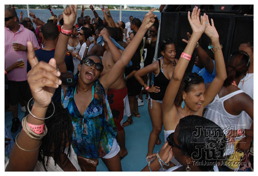 booze_cruise_2010_pt2-105