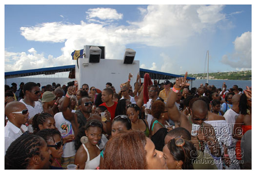 booze_cruise_2010_pt2-106