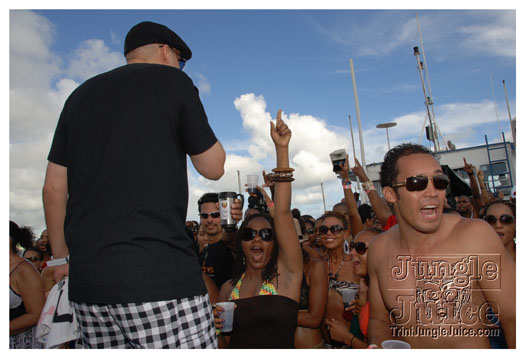 booze_cruise_2010_pt2-109