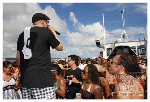 booze_cruise_2010_pt2-111