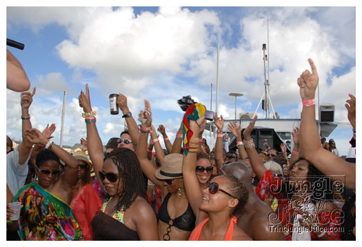 booze_cruise_2010_pt2-123