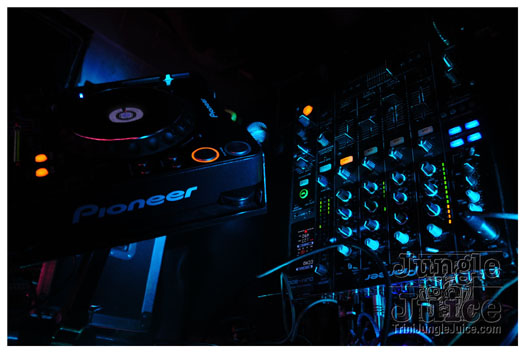 busspepper_juicy_jul10-001