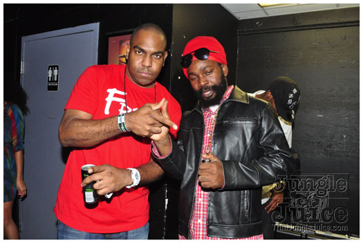 capleton_coconuts_oct24-017