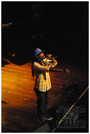 capleton_coconuts_oct24-043