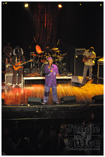 capleton_coconuts_oct24-048