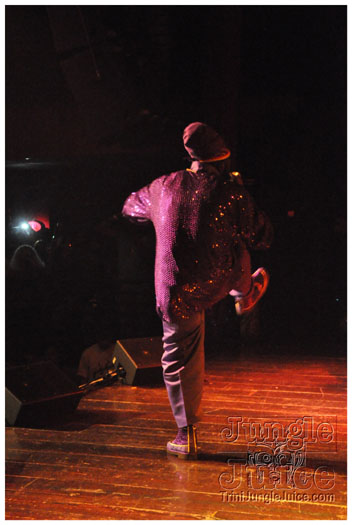 capleton_coconuts_oct24-052
