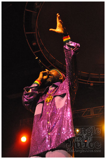 capleton_coconuts_oct24-060