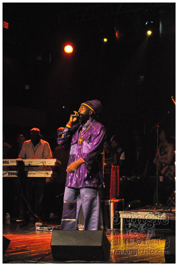 capleton_coconuts_oct24-062