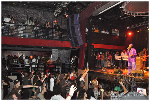 capleton_coconuts_oct24-065