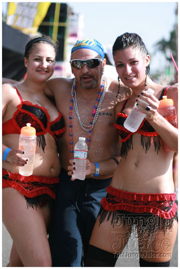 cayman_carnival_batabano_2010_pt1-029