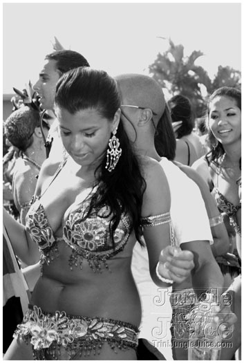 cayman_carnival_batabano_2010_pt1-049