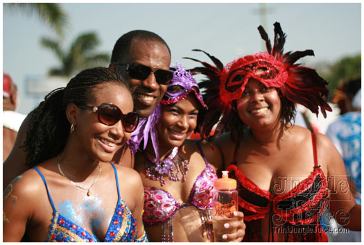 cayman_carnival_batabano_2010_pt1-056