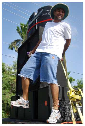 cayman_carnival_batabano_2010_pt1-123