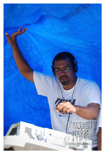 cayman_carnival_batabano_2010_pt1-124