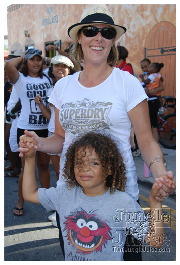 cayman_carnival_batabano_2010_pt2-066