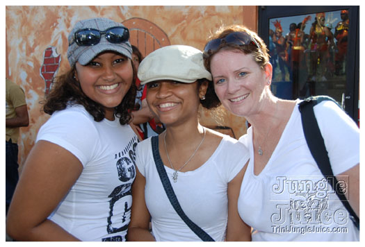 cayman_carnival_batabano_2010_pt2-067
