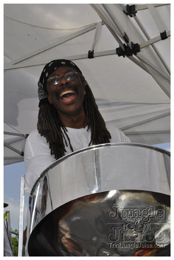 cayman_carnival_batabano_2010_pt2-087