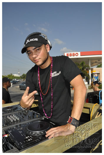 cayman_carnival_batabano_2010_pt2-120