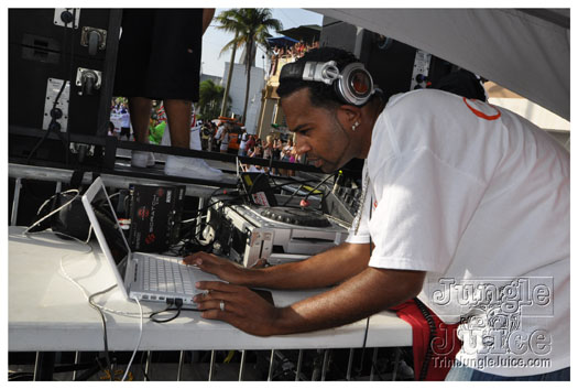 cayman_carnival_batabano_2010_pt3-100