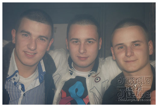 club_chu_chu_opening_nov2010-003