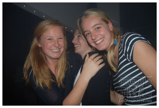 club_chu_chu_opening_nov2010-014