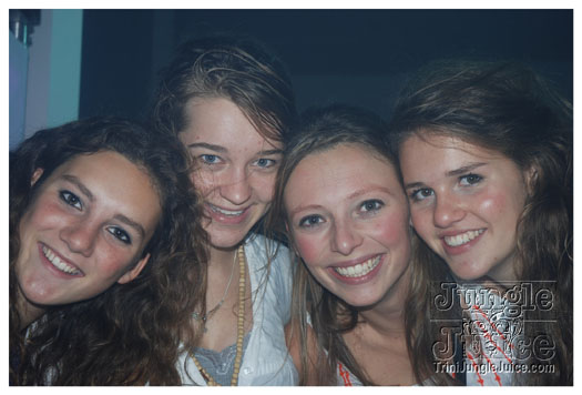 club_chu_chu_opening_nov2010-023