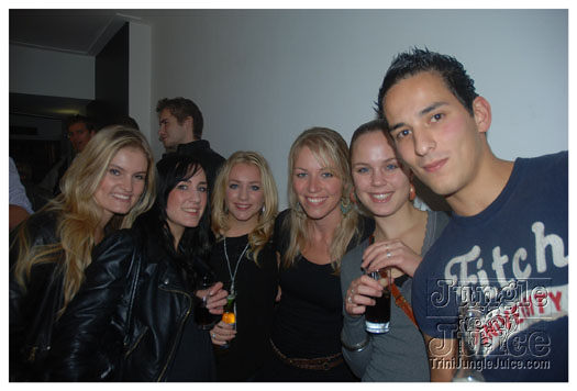 club_chu_chu_opening_nov2010-060