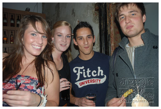 club_chu_chu_opening_nov2010-085