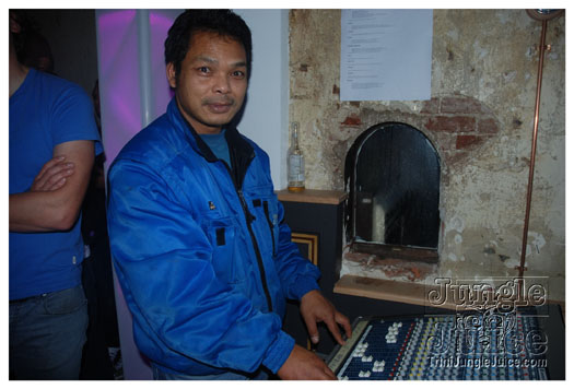 club_chu_chu_opening_nov2010-106