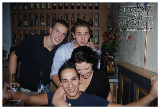 club_chu_chu_opening_nov2010-109