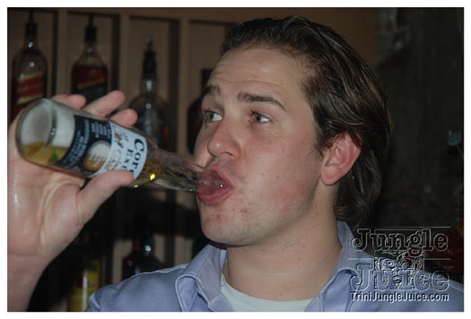 club_chu_chu_opening_nov2010-110