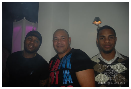 club_chu_chu_opening_nov2010-150