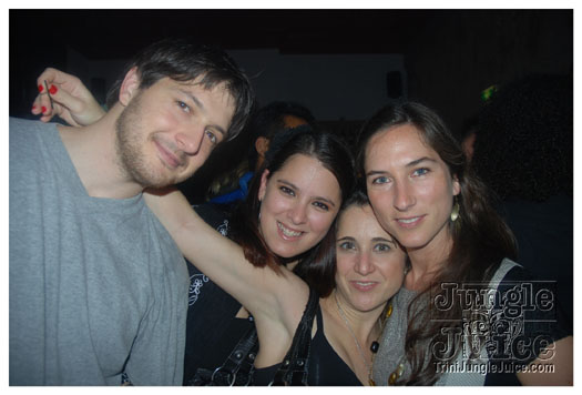 club_chu_chu_opening_nov2010-154