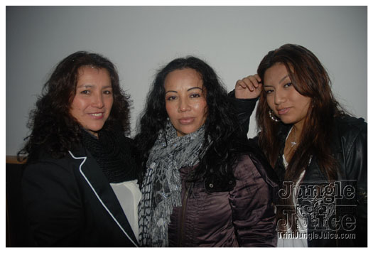 club_chu_chu_opening_nov2010-156