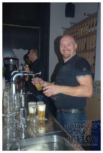 club_chu_chu_opening_nov2010-158