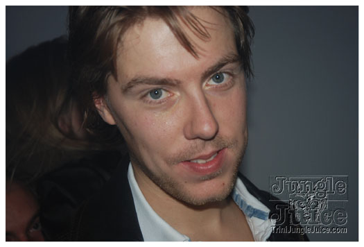 club_chu_chu_opening_nov2010-201